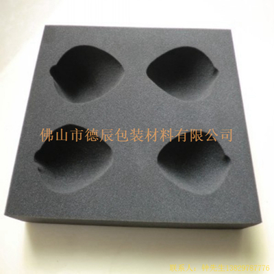 海綿內(nèi)托對(duì)各行各業(yè)產(chǎn)品起到絕緣、密封、防震、防塵、填充、隔音、固定，能夠保護(hù)包裝產(chǎn)品在運(yùn)輸過(guò)程中安然無(wú)恙，起到保護(hù)產(chǎn)品的一個(gè)作用，同時(shí)可以美化產(chǎn)品，提升產(chǎn)品檔次。