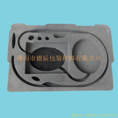 海綿內(nèi)托對(duì)各行各業(yè)產(chǎn)品起到絕緣、密封、防震、防塵、填充、隔音、固定，能夠保護(hù)包裝產(chǎn)品在運(yùn)輸過(guò)程中安然無(wú)恙，起到保護(hù)產(chǎn)品的一個(gè)作用，同時(shí)可以美化產(chǎn)品，提升產(chǎn)品檔次。